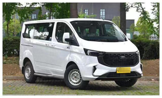 Dobra cena. Biały Ford Transit 9-osobowy Diesel Ford Transit 9-osobowy w Internecie