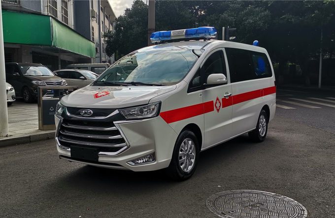 5.2m Ambulans medyczny, benzyna, 4x2 tylne napędy 4