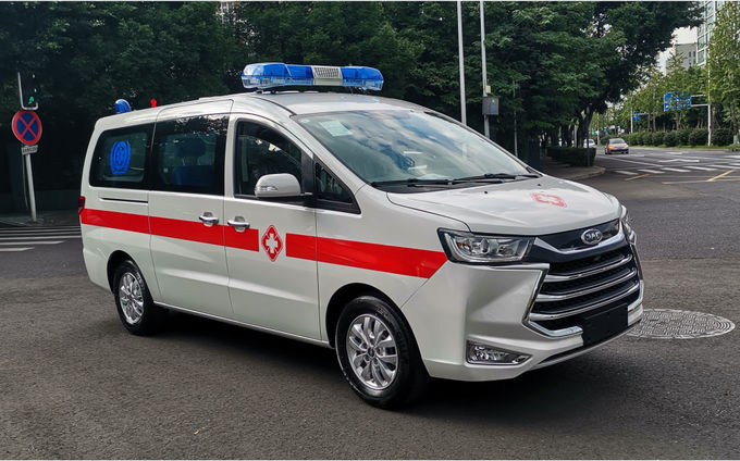 5.2m Ambulans medyczny, benzyna, 4x2 tylne napędy 1