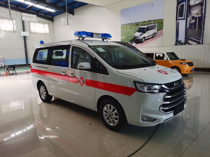 5.2m Ambulans medyczny, benzyna, 4x2 tylne napędy 0