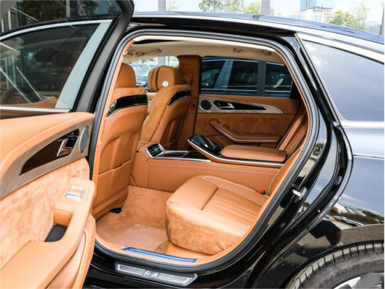4 miejsca / 5 miejsc Hongqi H9 Luxury Benzin 4×2 limuzyna 10