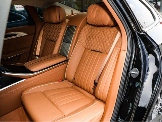 4 miejsca / 5 miejsc Hongqi H9 Luxury Benzin 4×2 limuzyna 9