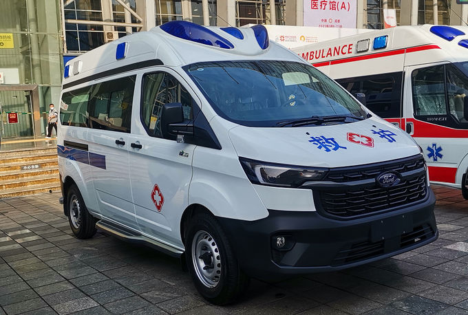 Biała Ford Transit Ambulance 8 miejsc Ambulans medyczny benzynowy 2