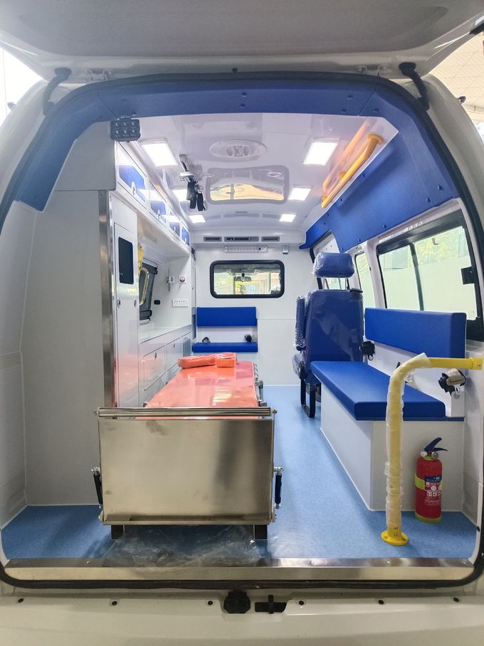 Futian Emergency Medical Services Ambulancja 7 miejsc z tylnym napędem 4×2 5