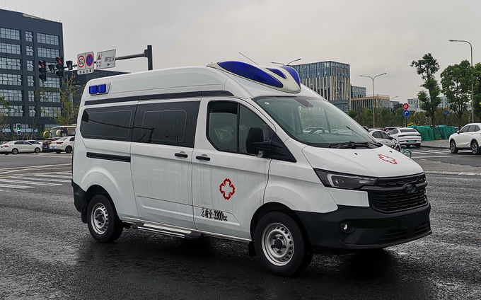 Ford Transit Ambulans Medyczny Benzyna 8 miejsc Ford Transit Box Ambulans 1