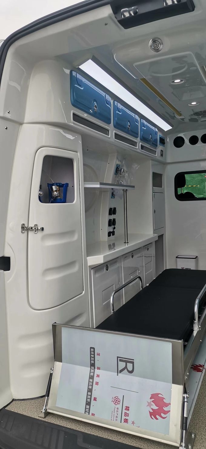 Ford Transit Ambulans Medyczny Benzyna 8 miejsc Ford Transit Box Ambulans 6