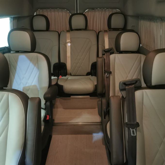 Ford V362 Nowy pełny Shun Minibus Pojazd 7-9 miejsc Benzynowy autobus 4 × dwa 4