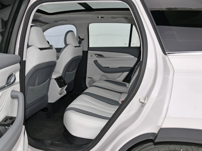 Geely Xingyue L Sport Utility Vehicle Geely Xing Yue L 5-osobowy SUV 8