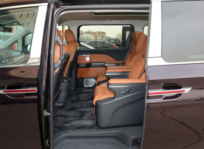Czarny Hongqi 7-osobowy minivan MPV Luxury Business Reception Car 9
