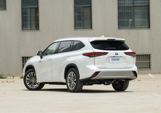 Toyota Highlander SUV Benzynowe samochody 7-osobowe Highlander Suv 3