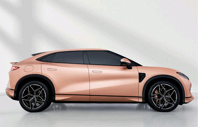 BYD Song L Sedan 5 miejsc napęd na dwa koła 4x2 zasięg 500 kilometrów 1