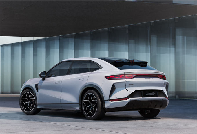 BYD Song L Sedan 5 miejsc napęd na dwa koła 4x2 zasięg 500 kilometrów 4