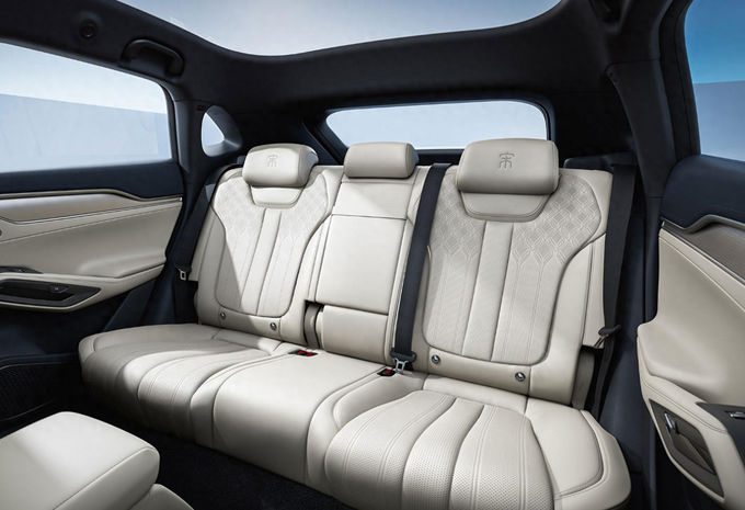 BYD Song L Sedan 5 miejsc napęd na dwa koła 4x2 zasięg 500 kilometrów 7