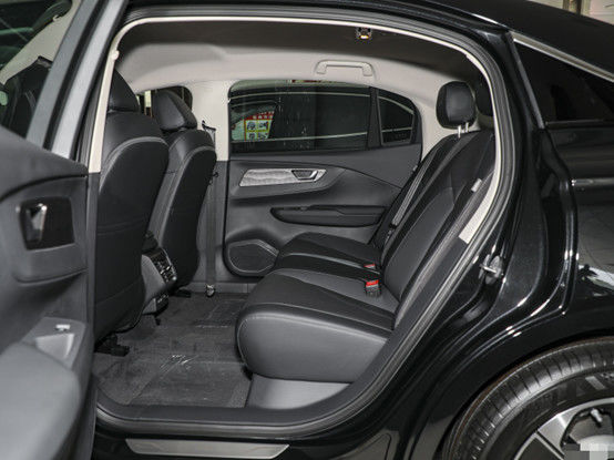 Hongqi Pure Electric Sedan 4×2 Automatyczna skrzynia biegów Pojazd Samochód 3