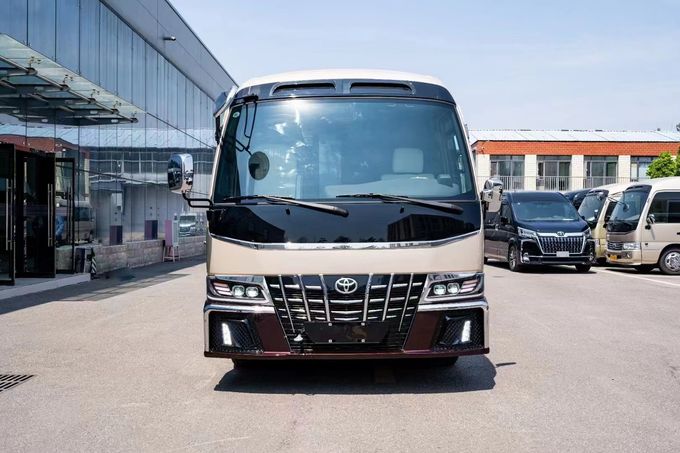 Toyota Coaster 12-osobowy autobus turystyczny benzynowy z tylnym napędem 4×2 skrzynia biegów ręcznej 3