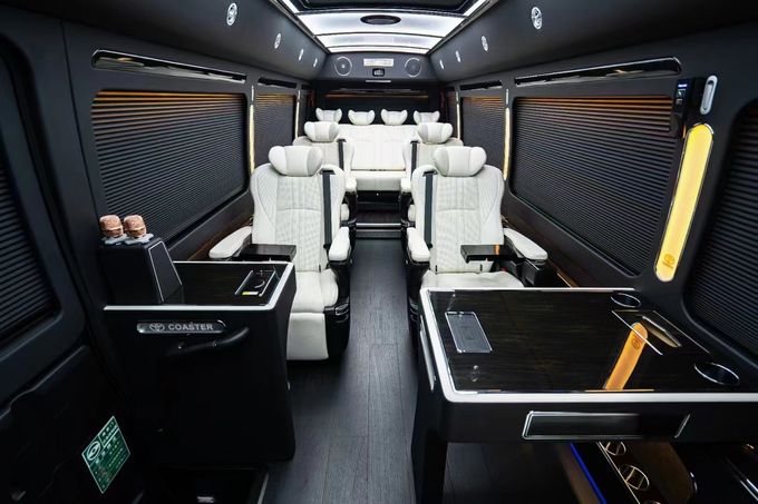 Toyota Coaster 12-osobowy autobus turystyczny benzynowy z tylnym napędem 4×2 skrzynia biegów ręcznej 9
