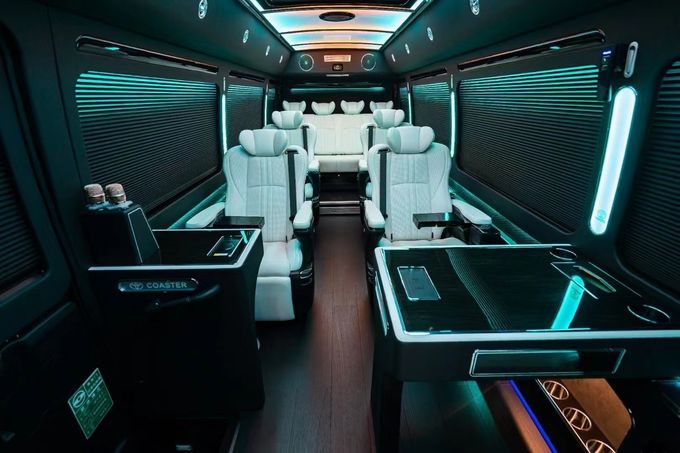 Toyota Coaster 12-osobowy autobus turystyczny benzynowy z tylnym napędem 4×2 skrzynia biegów ręcznej 6