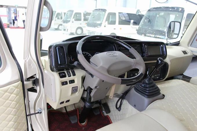 Toyota Coaster 8-osobowy autobus turystyczny Business Reception Bus Benzyna tylny napęd 4×2 Manual 3