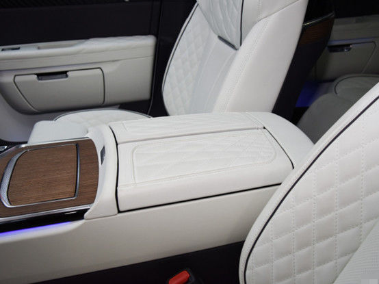 Hongqi E-HS9 Pure Electric SUV 660 kilometrów zasięgu 4 siedzenia 4×4 automatyczna skrzynia biegów 8